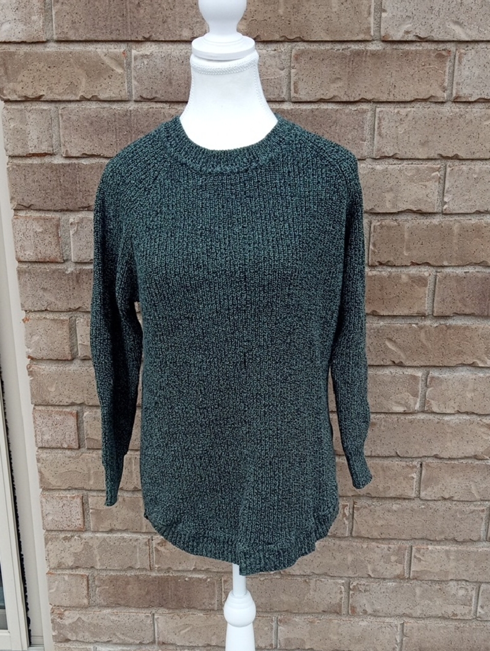 Cozy Women's Dark Green Crewneck Sweater